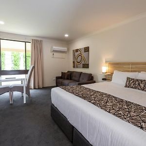 Luxury Suite Spa Bath